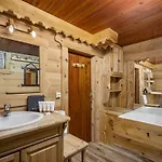 Authentique A 1850 Avec Terrasse Et Parking - Fr-1-564-164 * Courchevel