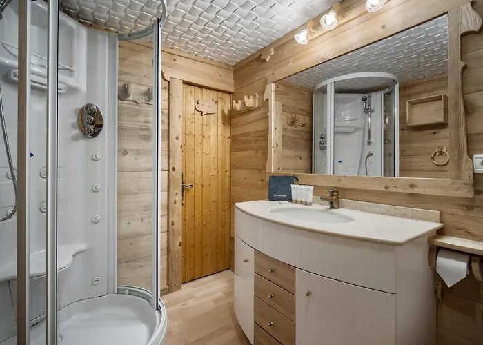 Chalet Authentique A 1850 Avec Terrasse Et Parking - Fr-1-564-164 *