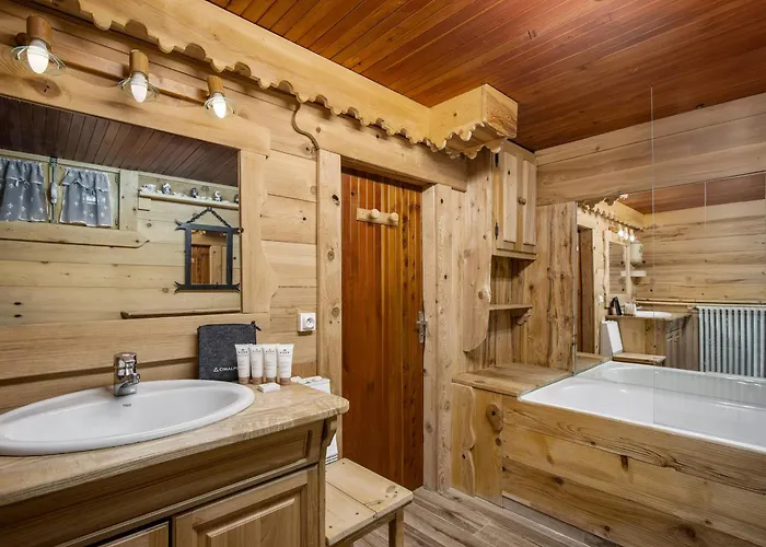 Authentique A 1850 Avec Terrasse Et Parking - Fr-1-564-164 * Courchevel