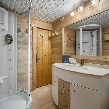 Chalet Authentique A 1850 Avec Terrasse Et Parking - Fr-1-564-164 *