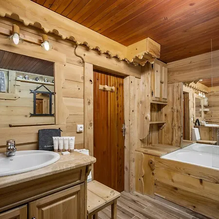 Authentique à 1850 Avec Terrasse Et Parking - Fr-1-564-164 * Courchevel