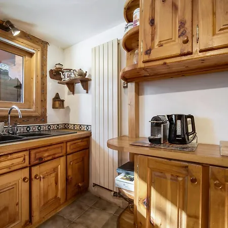 Authentique A 1850 Avec Terrasse Et Parking - Fr-1-564-164